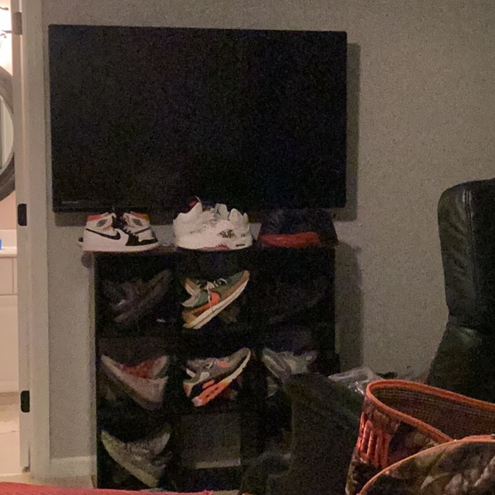 SELL ME YOUR BEATERS! ANYTHING UNDER $50, Jordan’s Yeezys anything